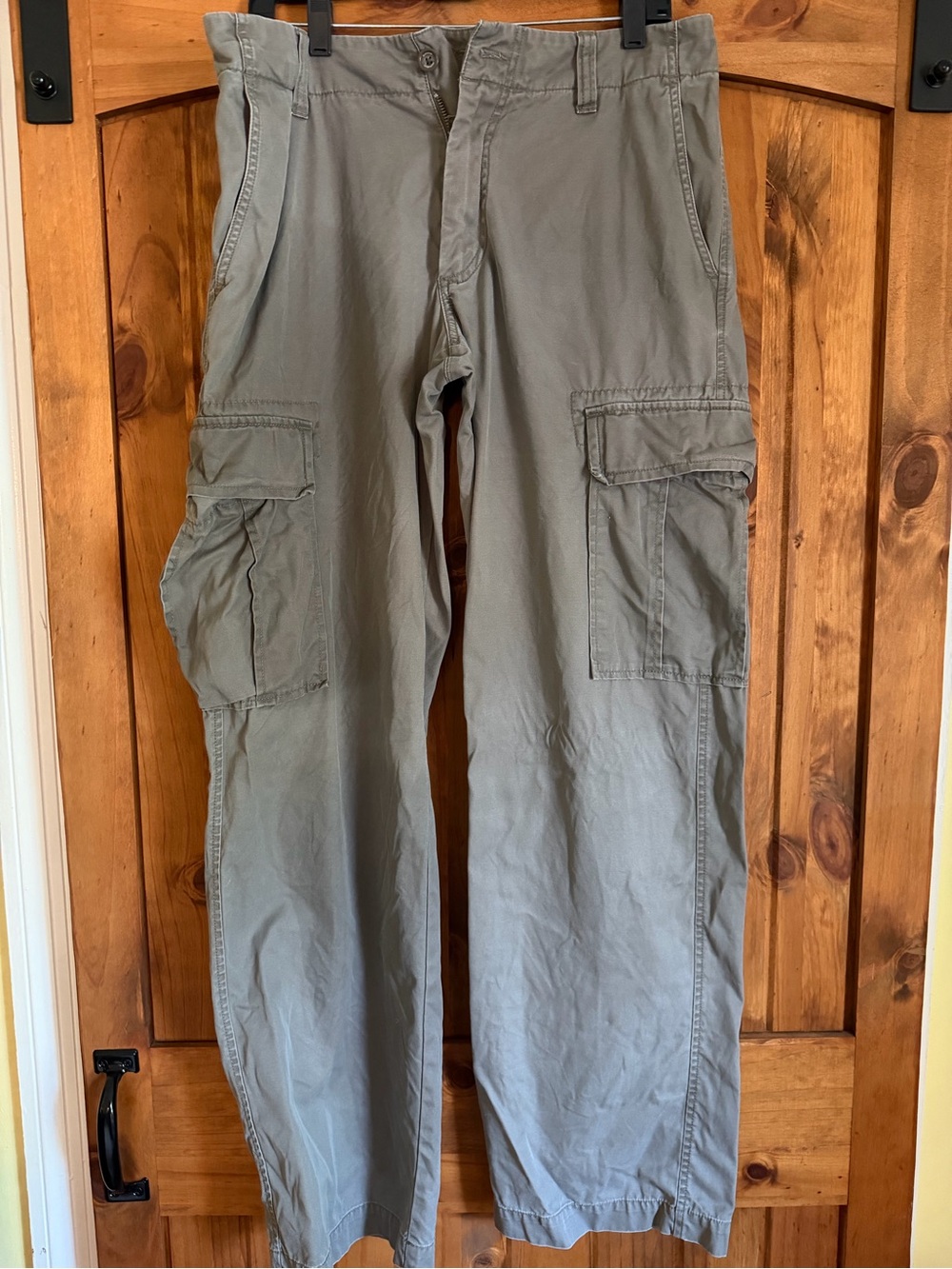 Banana Republic Men's Cargo Pants in Light Gray